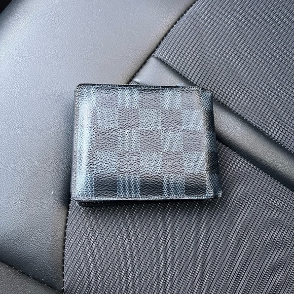 Louis Vuitton wallet - Picture 2 of 6